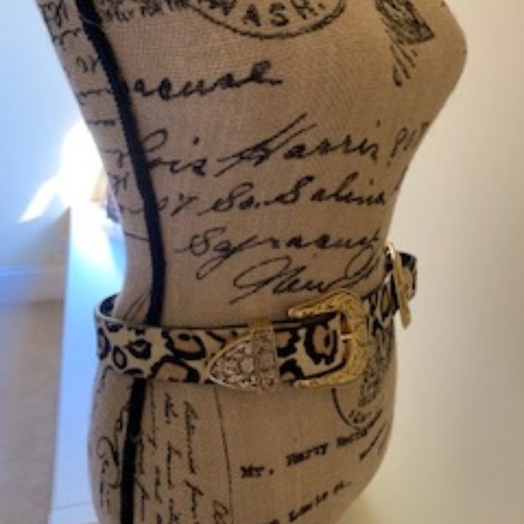 Below the Belt Leopard Print Double Buckle. 36’unbuckled, 33’ long buckled new. - Picture 3 of 6